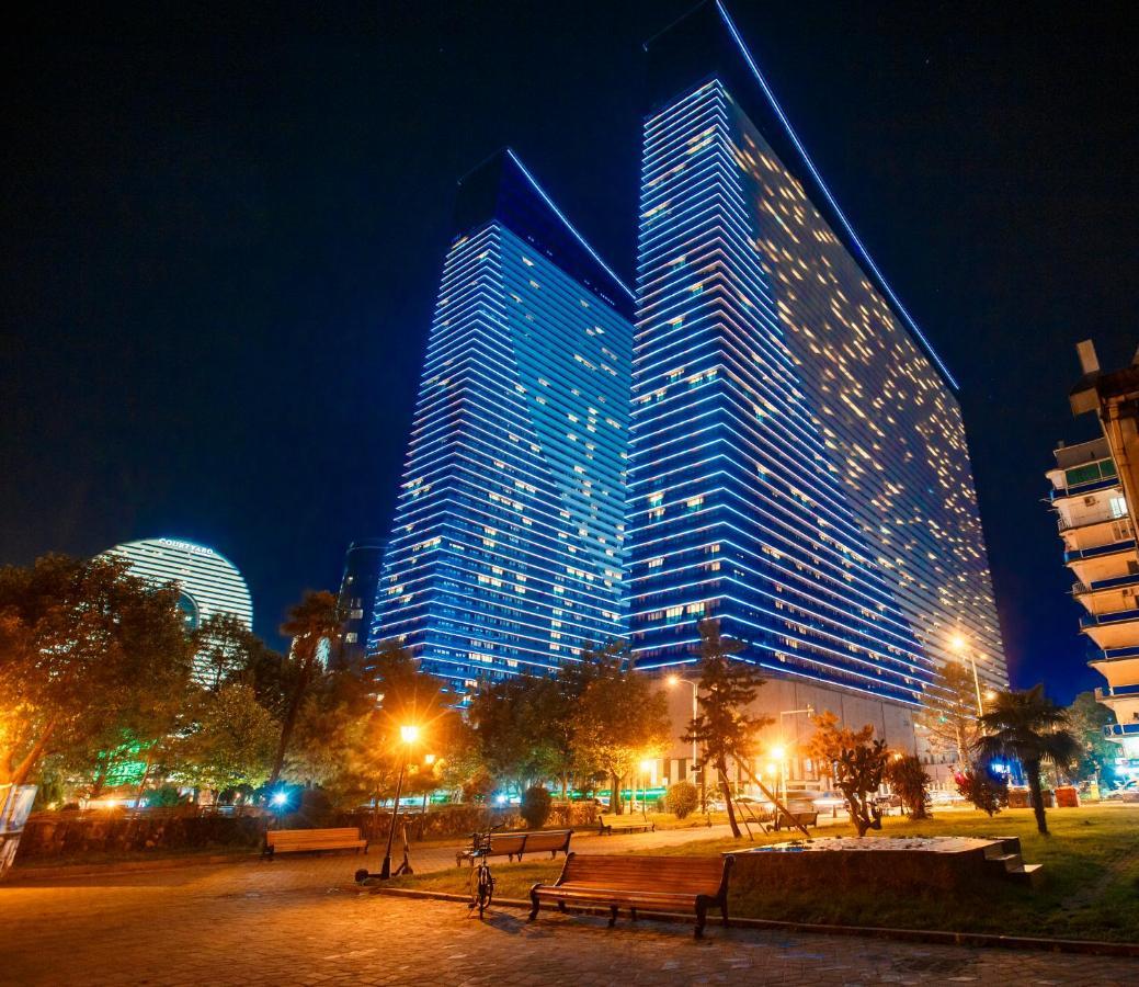 Orbi City Skyscraper With Sea View Batumi Bagian luar foto